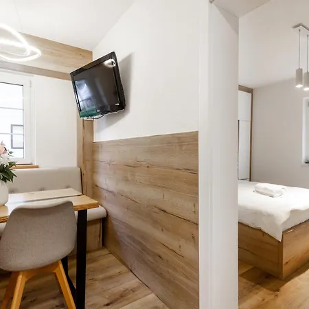 Tina - Lipa 33 بوتْشيترتيك