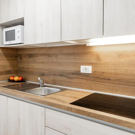 Tina - Lipa 33 * Podčetrtek